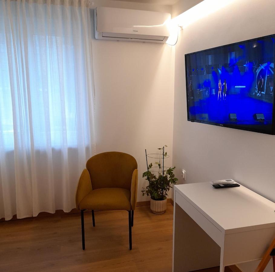 Studio Apartman Four Pearls Karlovac Extérieur photo