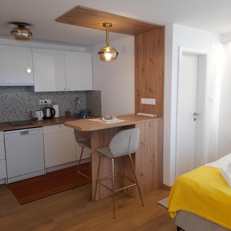 Studio Apartman Four Pearls Karlovac Extérieur photo