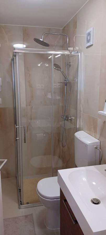 Studio Apartman Four Pearls Karlovac Extérieur photo
